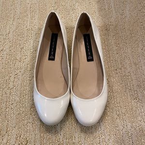 Steven by Steve Madden white and gold flats